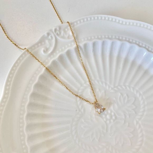 18K Gold Plated Teardrop Diamond CZ Pendant Necklace - Picture 1 of 5